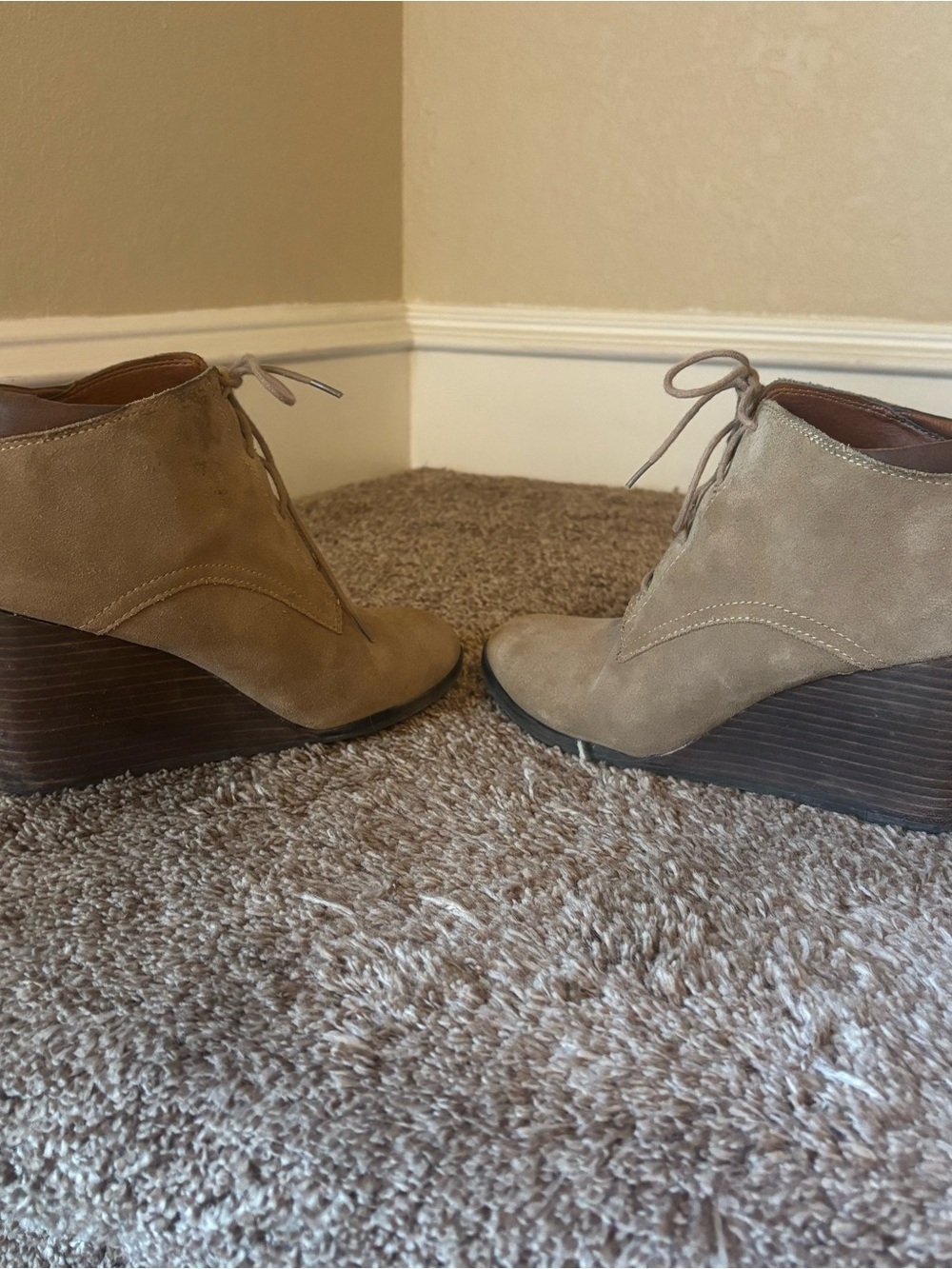 Lucky Brand Women's Taupe Suede Lace-Up Wedge Ankle Boots - Picture 4 of 6